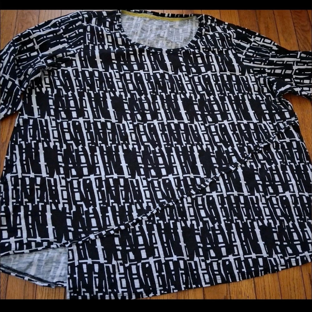 Westbound Woman - Black/White Casual 100% Cotton Plus Size Blouse. Size 3X
